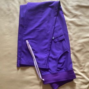 Kade Cargo Scrub Pants Size small Figs ultra violet Purple